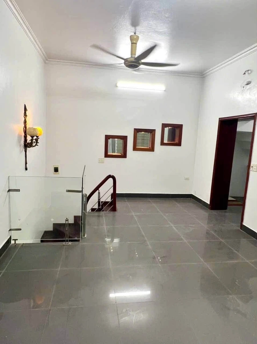 Bán nhà mặt phố Trần Bình Trọng 46m² 3PN 5 tỷ Quận 1 - Ảnh 1