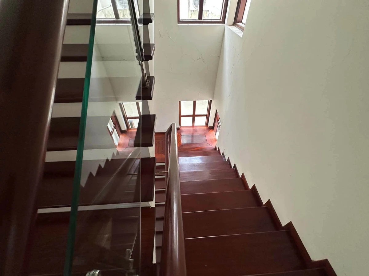 Bán nhà sân vườn 3 tầng 165m2 đường Yết Kiêu, Hạ Long, Quảng Ninh giá 5,8 tỷ - Ảnh thu nhỏ 2