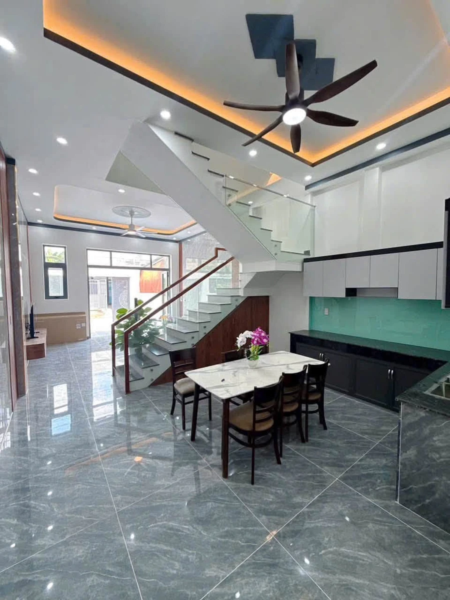 Bán nhà lầu 5x21m, 3 phòng ngủ, gần chợ khu phố 3 Tân Định, Bến Cát - Ảnh thu nhỏ 3