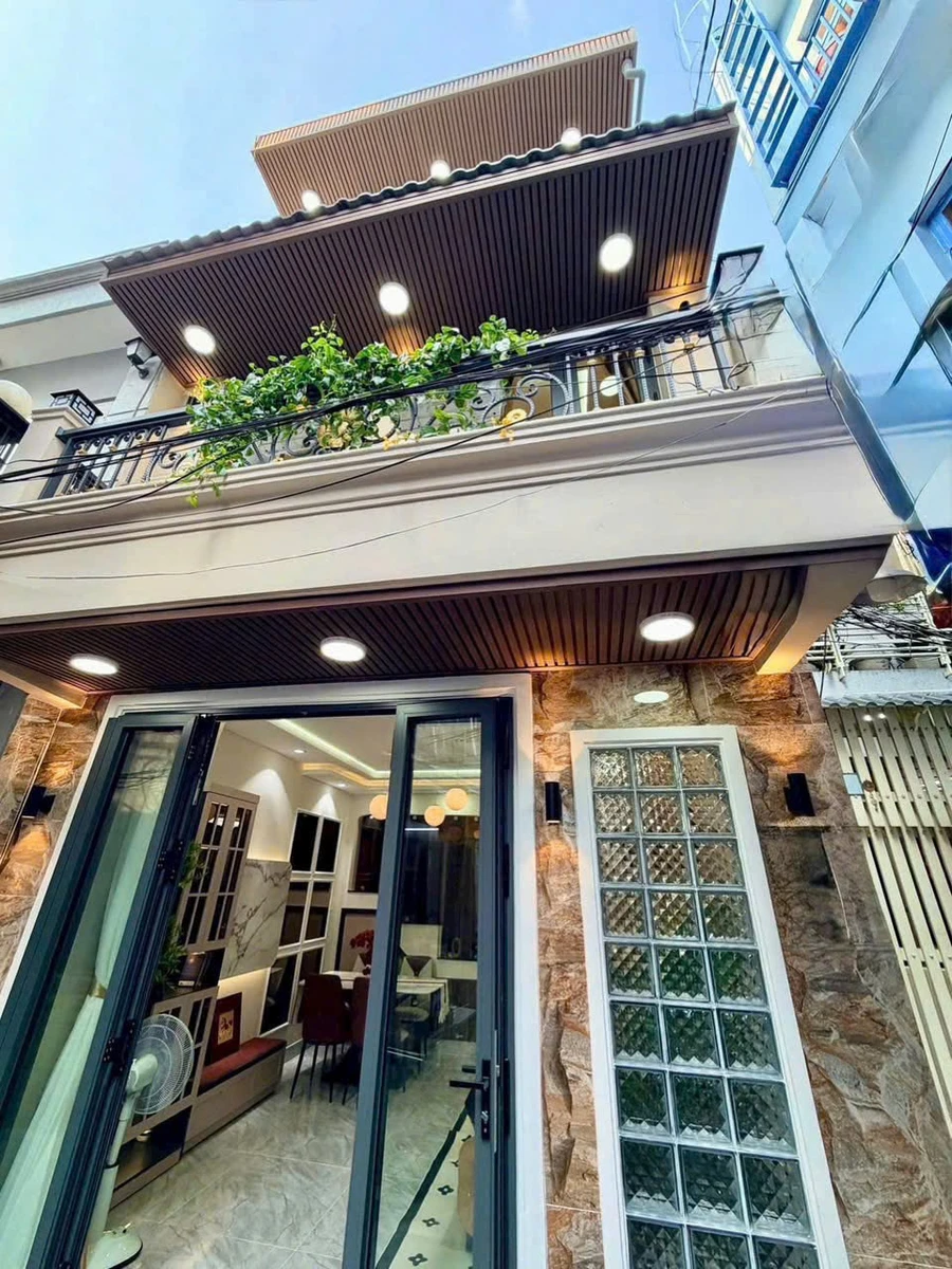 Bán nhà hẻm Huỳnh Văn Bánh Phú Nhuận, trệt 2 lầu 3PN, giá 5,95 tỷ - Ảnh 1