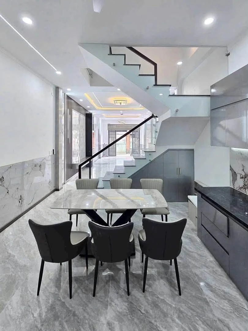 Nhà trệt lầu full nội thất 100m2, 1 tỷ 750 - Ảnh thu nhỏ 4