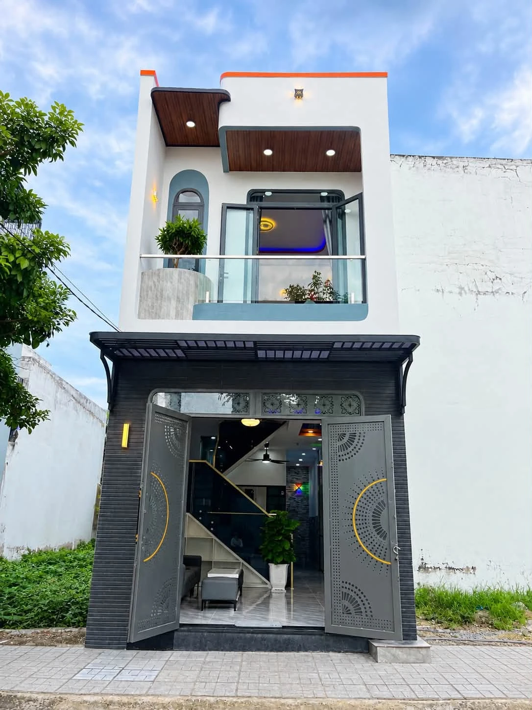 Bán nhà 1 trệt 1 lầu 56m2, 3PN 2WC, KDC Cát Tường Phú Sinh, sổ hồng riêng, giá 2,19 tỷ - Ảnh 1