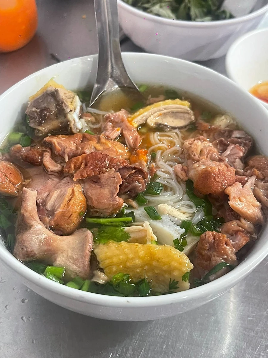 Bán nhà mặt ngõ 44m Vũ Chí Thắng - Tân Phú 2,35 tỷ - Ảnh 1