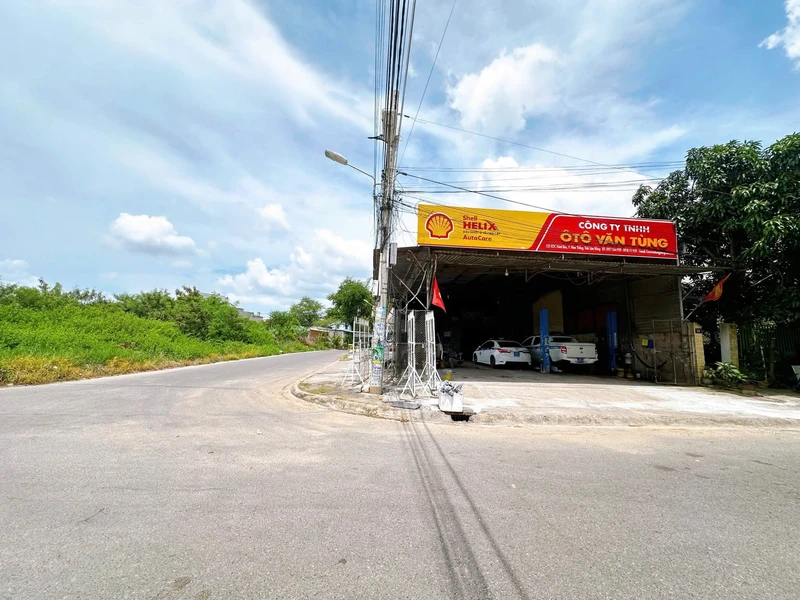 Bán lô góc 180m2 mặt tiền kinh doanh Phan Thiết