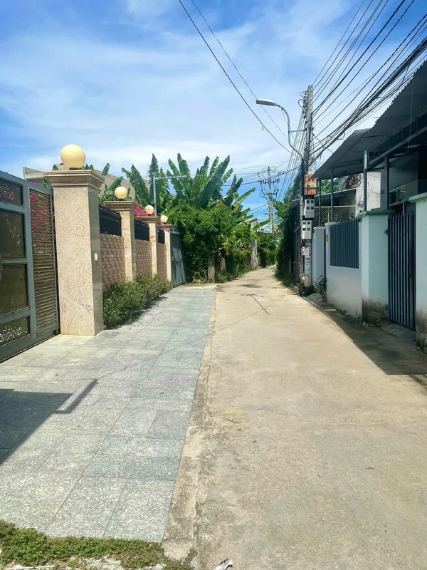 Bán nhà nở hậu Xuân Sơn Tây Nha Trang 223m² 2,7 tỷ