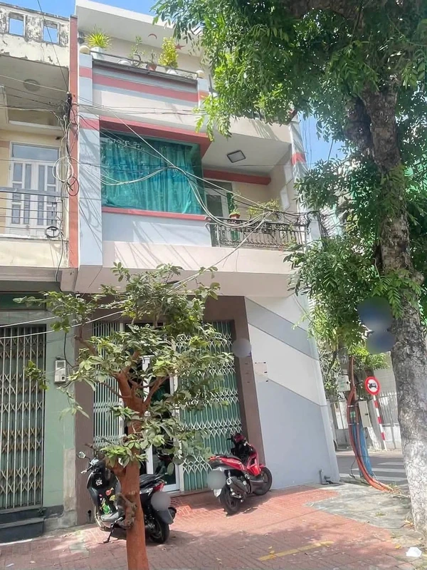 Bán nhà góc 3 tầng 45m2 mặt tiền Quy Nhơn, Gia Lai - 6 tỷ