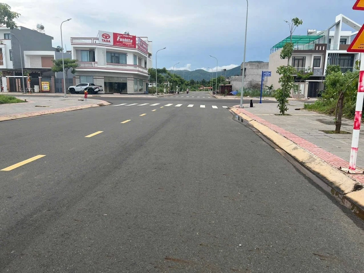 Bán đất mặt tiền đường D1 Hồ Tùng Mậu, 100m2, khu Hưng Việt, Long Tâm, Bà Rịa - Ảnh 1