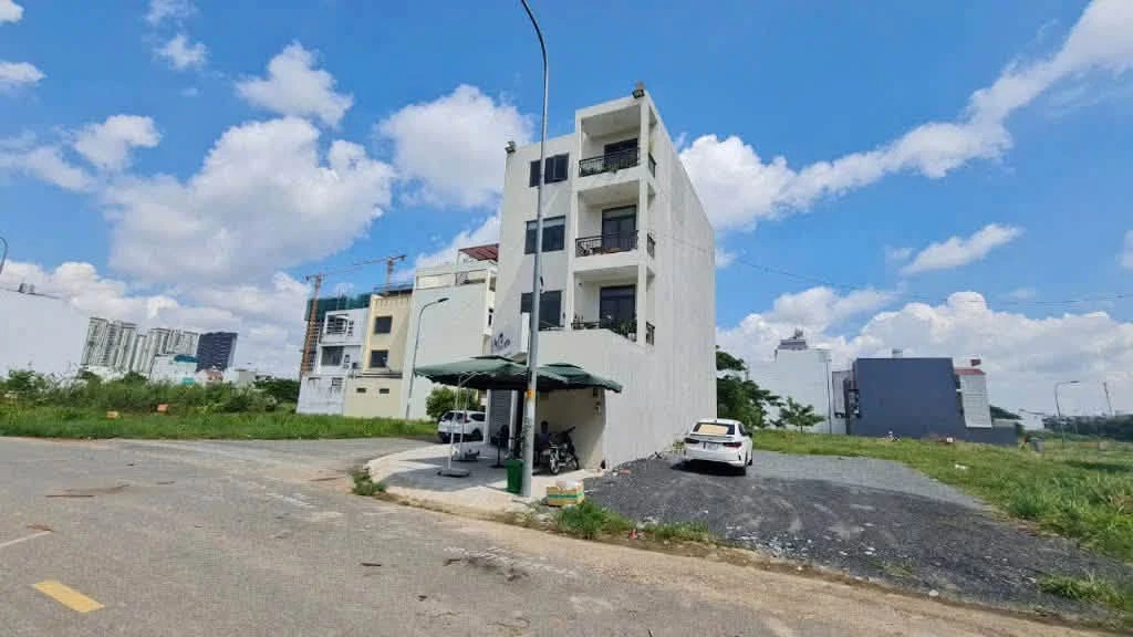Bán nhà mặt tiền Nguyễn Văn Kỉnh, Thủ Đức 133m2, 37.7 tỷ - Ảnh thu nhỏ 2
