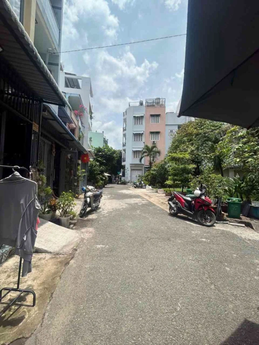 Bán nhà hẻm nhựa 4,4x9m, trệt lửng 1 lầu 3PN, KDC Bình Phú, Quận 6 - Ảnh thu nhỏ 2