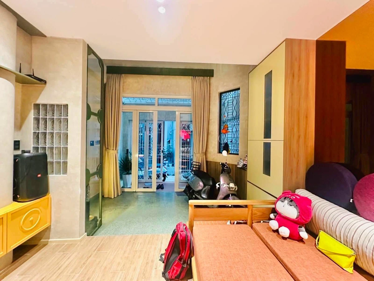 Bán nhà hẻm 5 tầng 40m2 có thang máy đường Thành Thái, Quận 10 giá 9,6 tỷ - Ảnh thu nhỏ 2