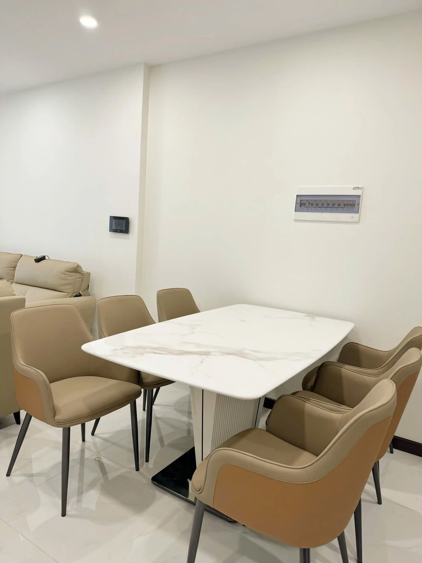 Cho thuê căn hộ 102m2 3PN 2WC C Sky View Chánh Nghĩa - Ảnh 1