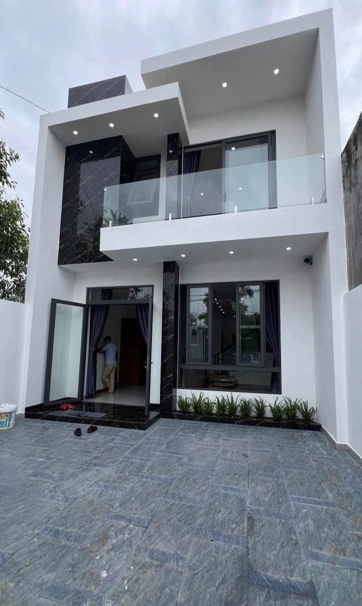 Bán nhà 1 trệt 1 lửng 6x19m full nội thất, hẻm nhựa Ywang, Buôn Ma Thuột, giá 3,25 tỷ - Ảnh 1