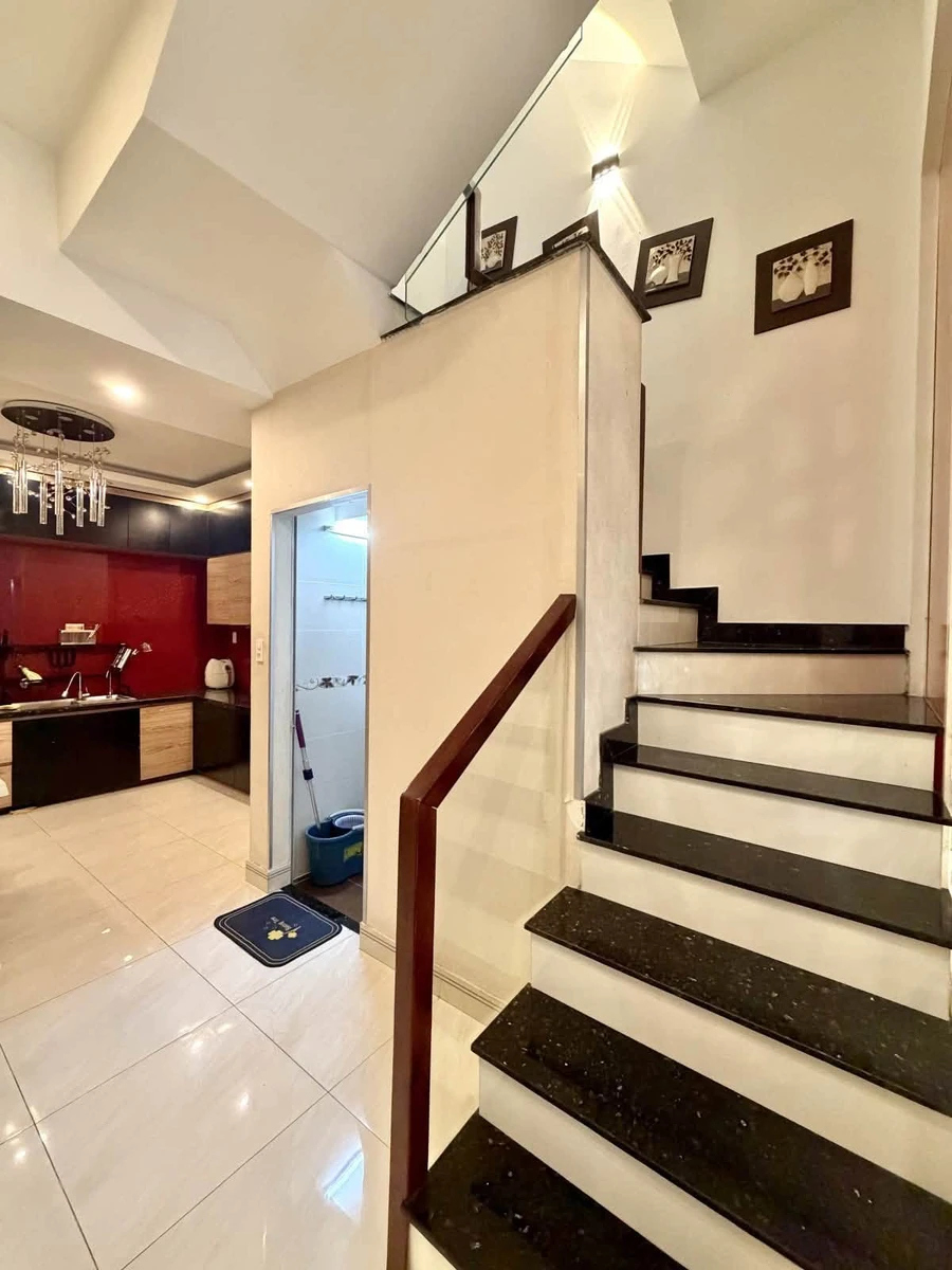 Bán nhà 3 tầng 43m² hẻm xe tải, tặng full nội thất gần ngã tư Nguyễn Xí – Nơ Trang Long, Bình Thạnh - Ảnh thu nhỏ 2
