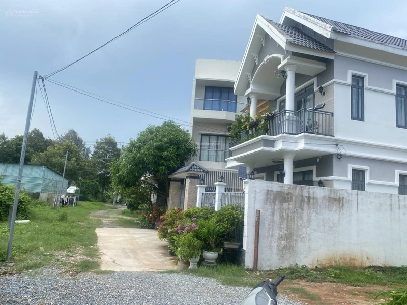 Hàng hiếm bán đất khu biệt thự trung tâm Long Hải giá 5 tỷ 086, cách biển Dinh Cô 2km