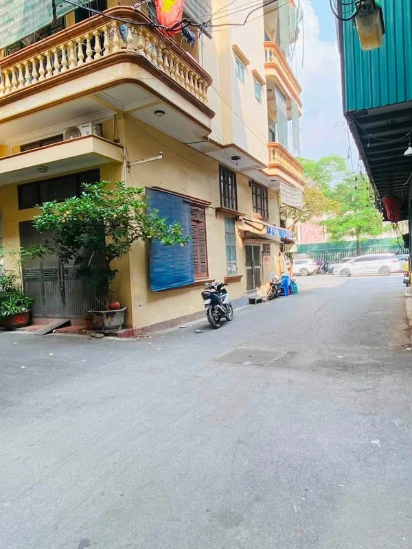 Bán nhà phố 50m² 5 tầng Trần Quốc Hoàn Cầu Giấy 15.9 tỷ