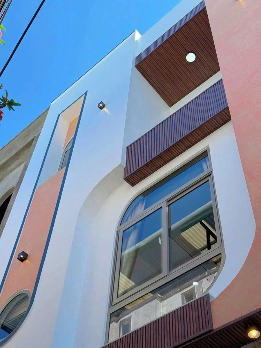 Bán nhà 3 tầng 55m² gần biển Đà Nẵng, giá hơn 4 tỷ - Ảnh 1