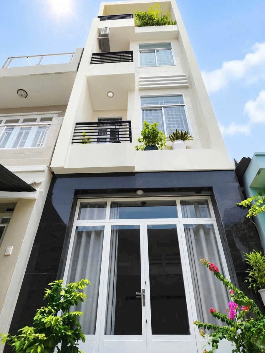 Bán nhà hẻm xe hơi Lý Chiêu Hoàng, P. Bình Phú, Quận 6, 3,3x11m, 3PN, giá 5,2 tỷ - Ảnh 1