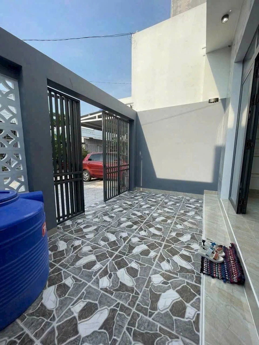 Bán nhà đẹp 5x18 (90m²) mặt hẻm, 2 PN, Rạch Giá - Ảnh thu nhỏ 3