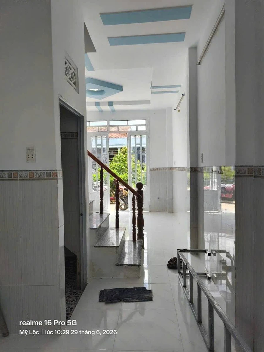 Bán nhà 1 trệt 1 lầu 30.4m² sổ hồng riêng 950 triệu - Ảnh thu nhỏ 4