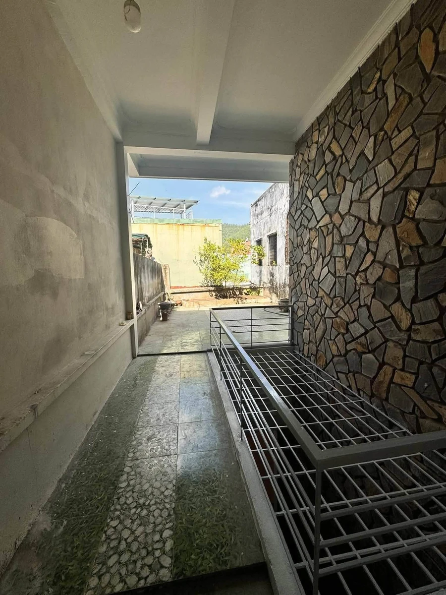Cho thuê nhà nguyên căn mặt tiền 165m² 4PN/4WC Quy Nhơn - Ảnh thu nhỏ 5