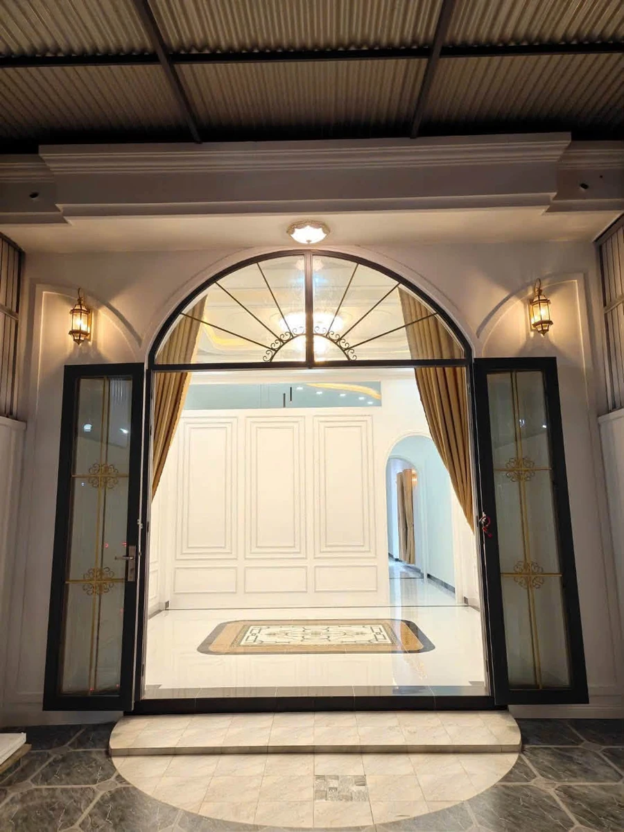 Bán nhà tân cổ điển hẻm Trịnh Phong Đáng, 140m², 1 tỷ 290 triệu - Ảnh thu nhỏ 2