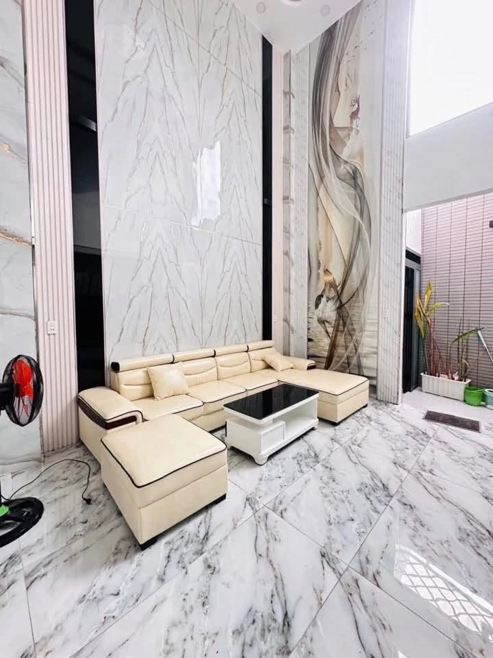 Bán nhà phố Quận 12, 4PN 5WC, 52.8m², mặt tiền, 5.85 tỷ - Ảnh thu nhỏ 2