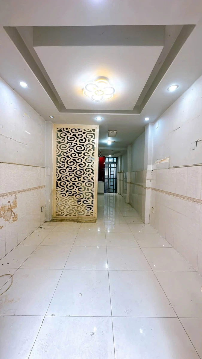 Bán nhà 1 trệt 3 lầu 30,3m2 khu đường số Quận 4, 3PN 4WC, giá khoảng 7 tỷ - Ảnh 1