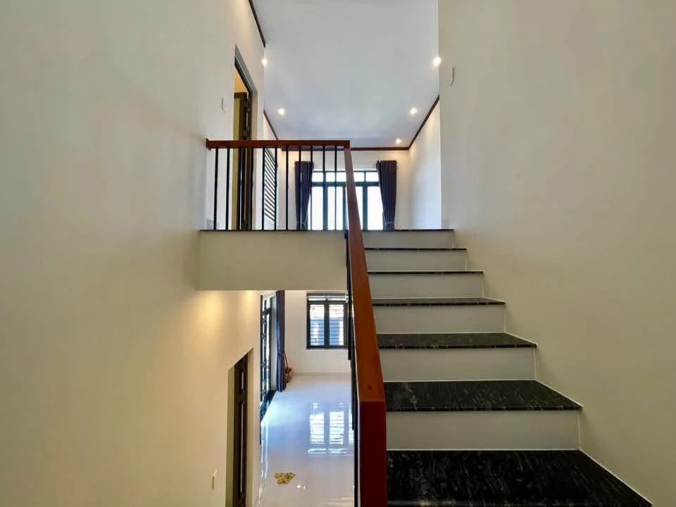 Bán nhà 2 tầng 93m2 Nguyễn Chí Thanh, Quận 5 - Ảnh thu nhỏ 2