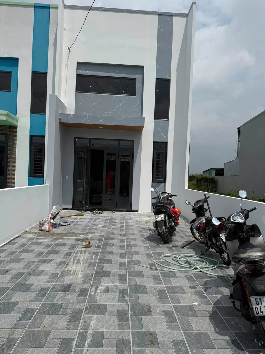 Bán nhà thổ cư 3 phòng ngủ, sân để 2 xe tải, gần KCN Mỹ Phước 4, Hòa Lợi, Bình Dương - Ảnh thu nhỏ 2