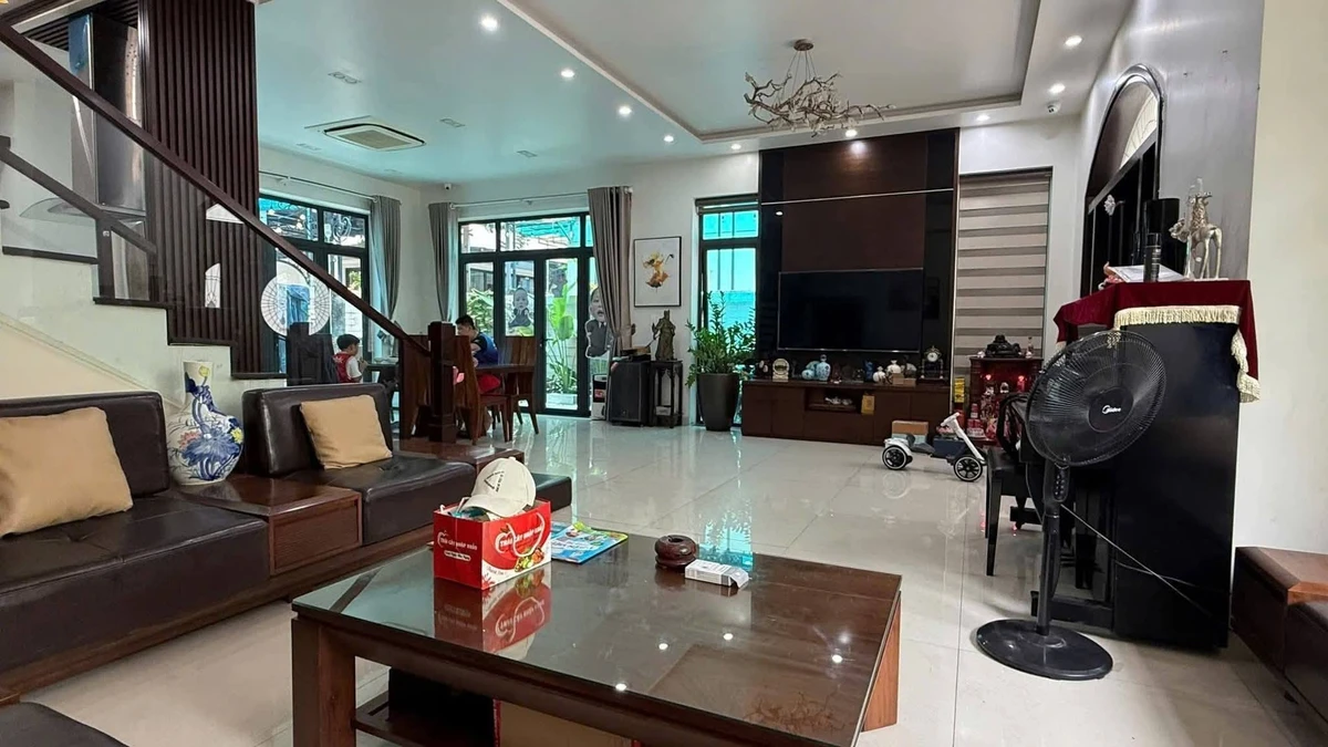 Bán nhà 4 tầng thang máy 120m2 Vinhomes Imperia Hải Phòng 19 tỷ - Ảnh thu nhỏ 2