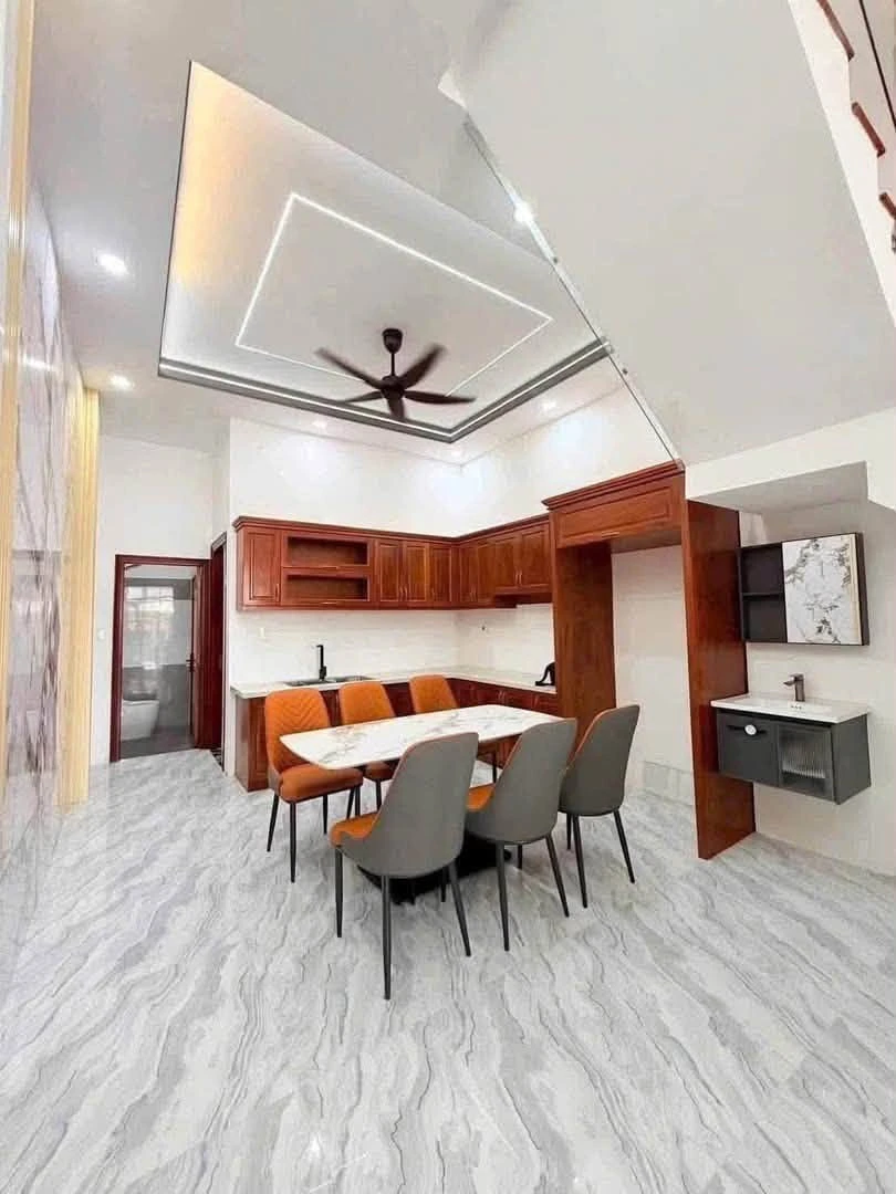 Bán nhà hoàn công 1 trệt 2 lầu 72m² Dĩ An 5,4 tỷ - Ảnh thu nhỏ 3