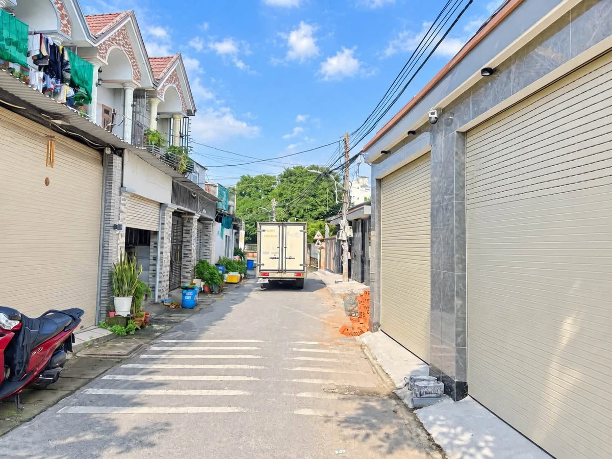 Bán nhà 3 tầng 4PN full nội thất Dĩ An, 102,5m2, 6,5 tỷ - Ảnh thu nhỏ 5