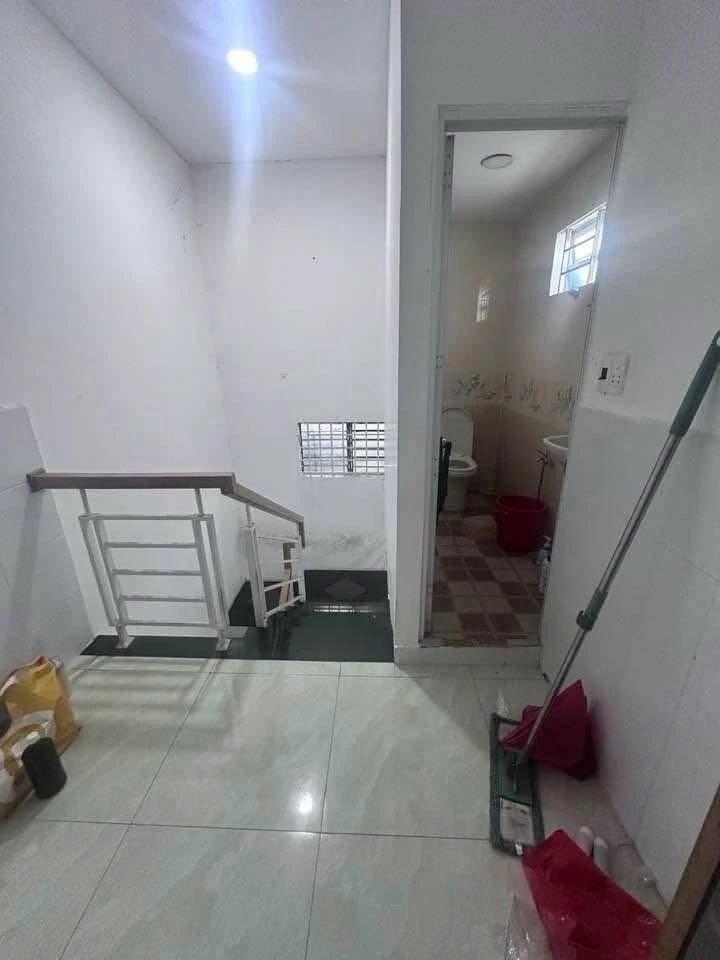 Bán nhà Phước Long Q9, 105m² giá dưới 5 tỷ - Ảnh thu nhỏ 4
