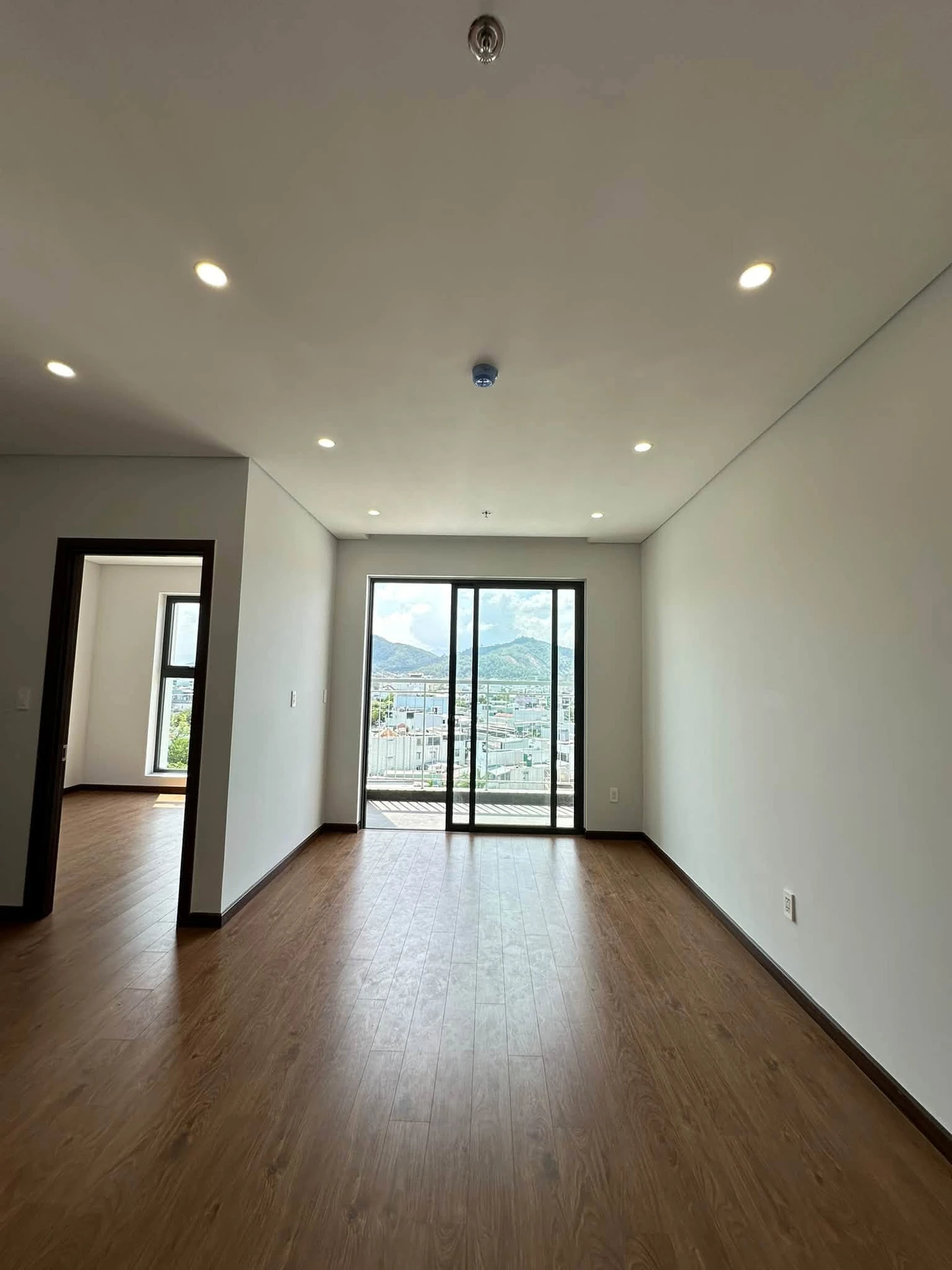 Chuyển nhượng căn hộ Mia Plaza 63m2, 2PN, trung tâm Liên Chiểu, Đà Nẵng - Ảnh 1