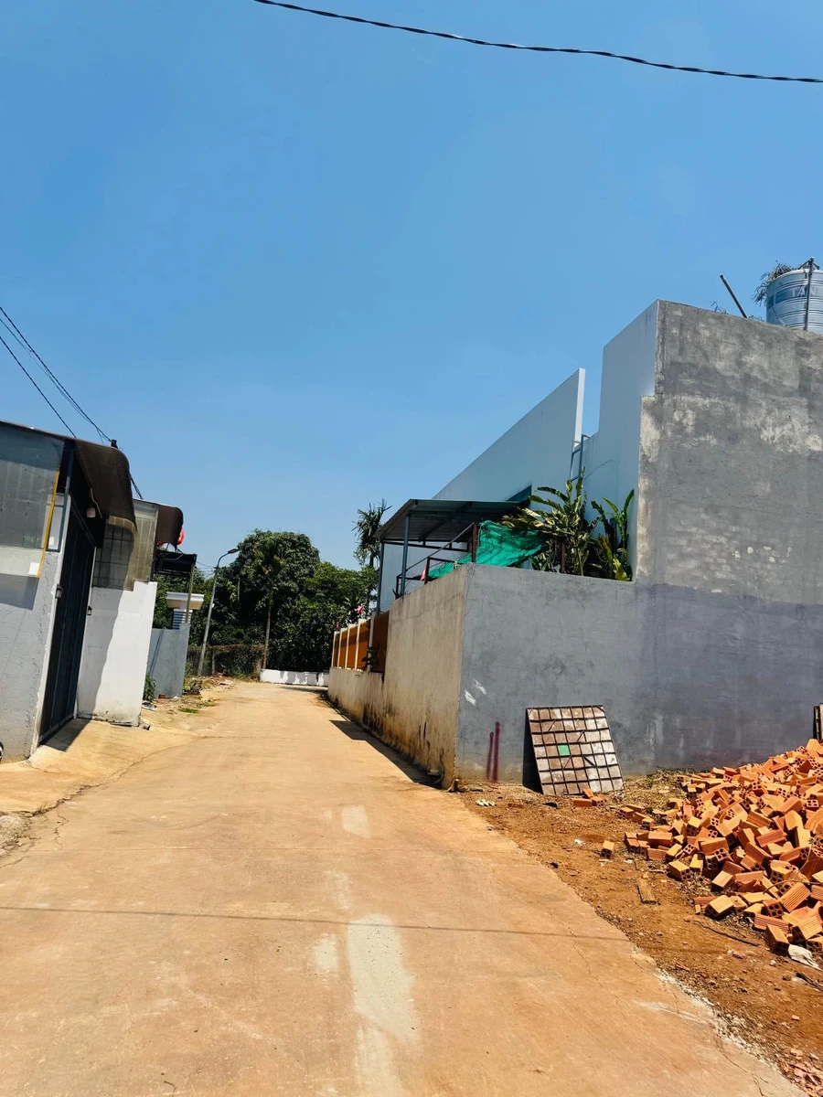 Bán đất 250m2 (5x50m) giá 1 tỷ 390 triệu tại phường Ea Tam, Đắk Lắk - Ảnh 1