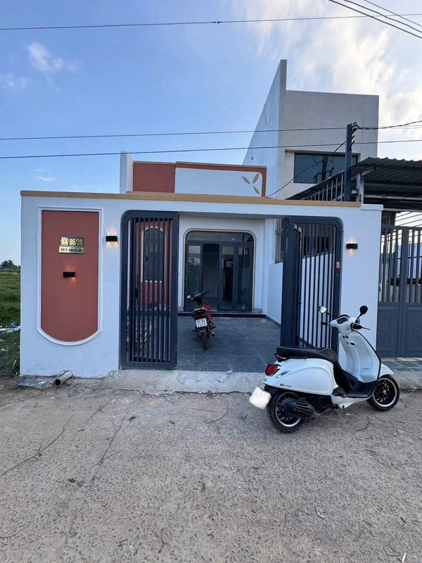 Bán nhà C4 100m2 full nội thất Phường Bình Thuận, Phan Thiết