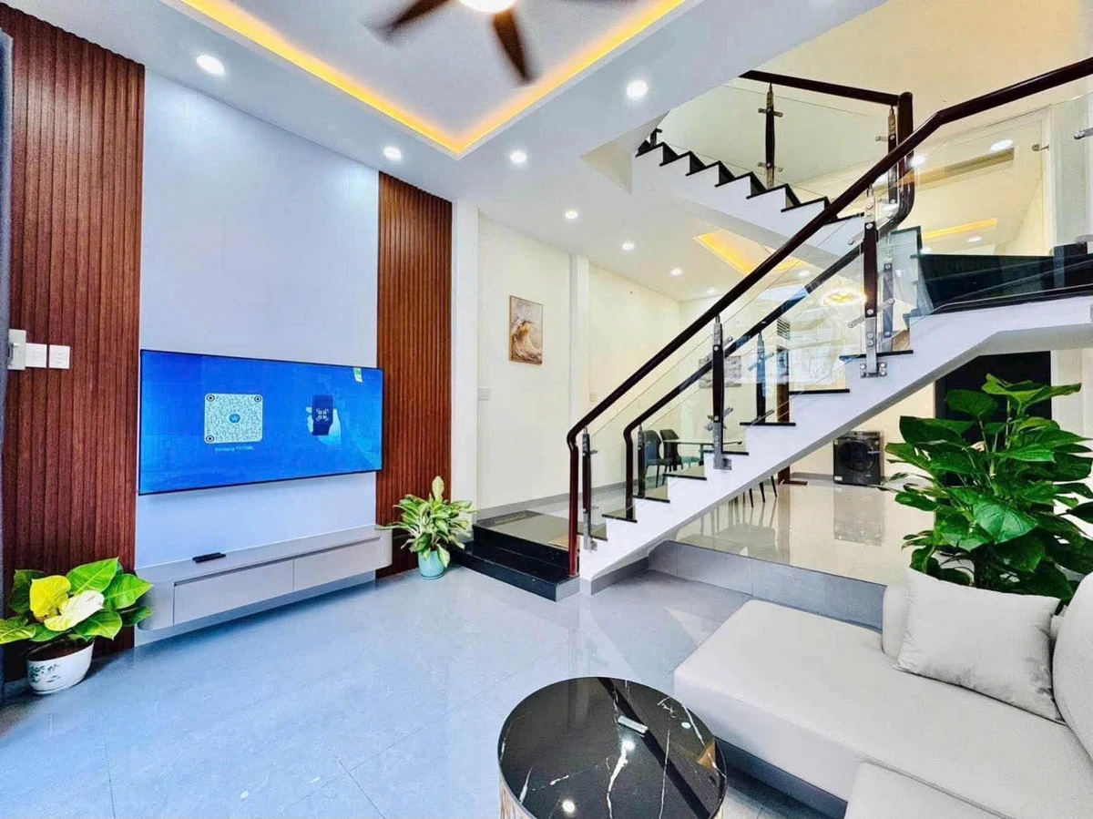 Bán nhà 5 tầng 5 phòng ngủ đường D Quận 7, 7 tỷ - Ảnh thu nhỏ 2