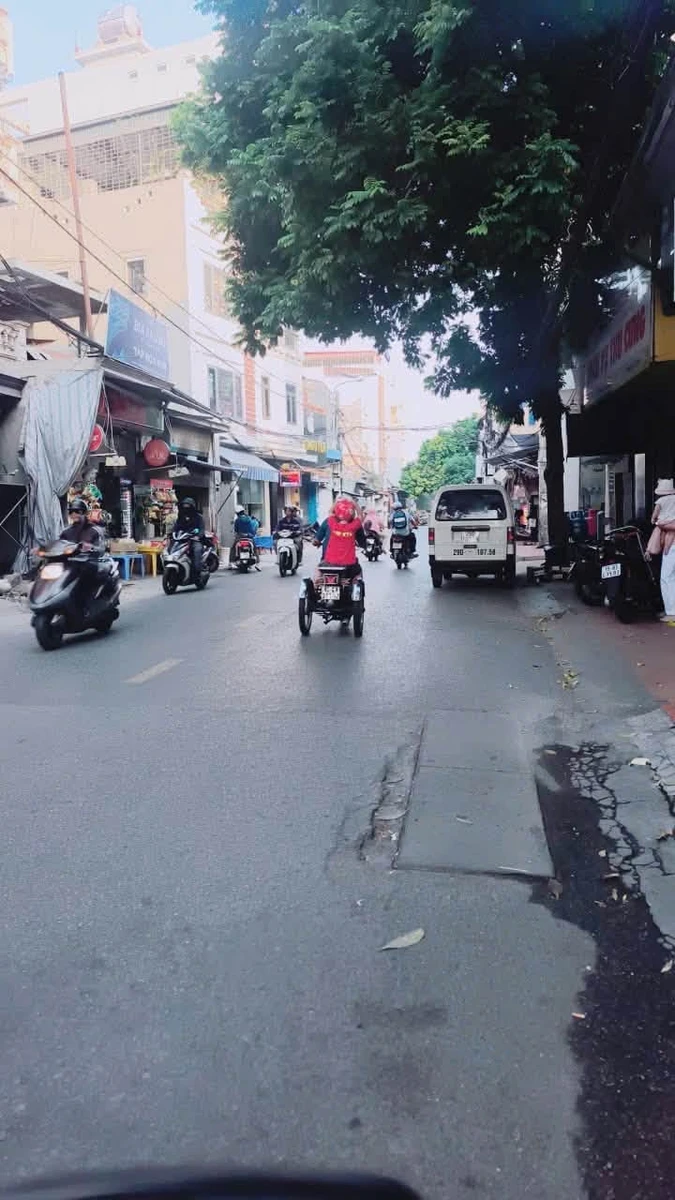 Bán nhà phố 46m² 3.5 tầng gần chợ Ngã Ba Đôn 3 tỷ - Ảnh 1