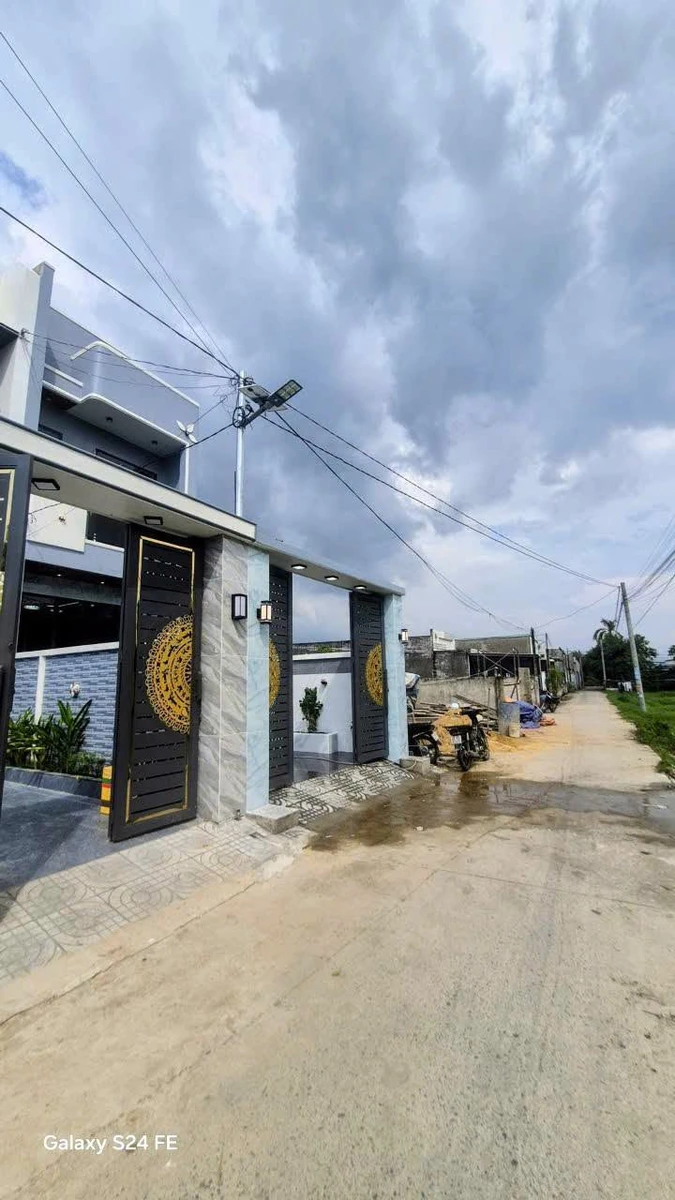 Bán nhà Hóc Môn 100m² 3PN 2 tầng 2,779 tỷ - Ảnh thu nhỏ 2