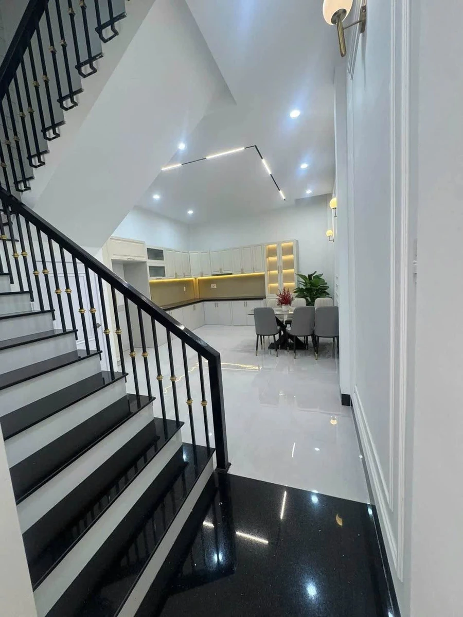 Nhà mặt tiền Quy Nhơn 60m2 gần biển 7.2 tỷ - Ảnh thu nhỏ 2