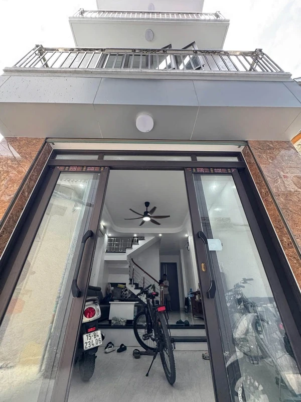 Bán nhà Nguyễn Hữu Tuệ 80m² 3 tầng giá 3 tỷ