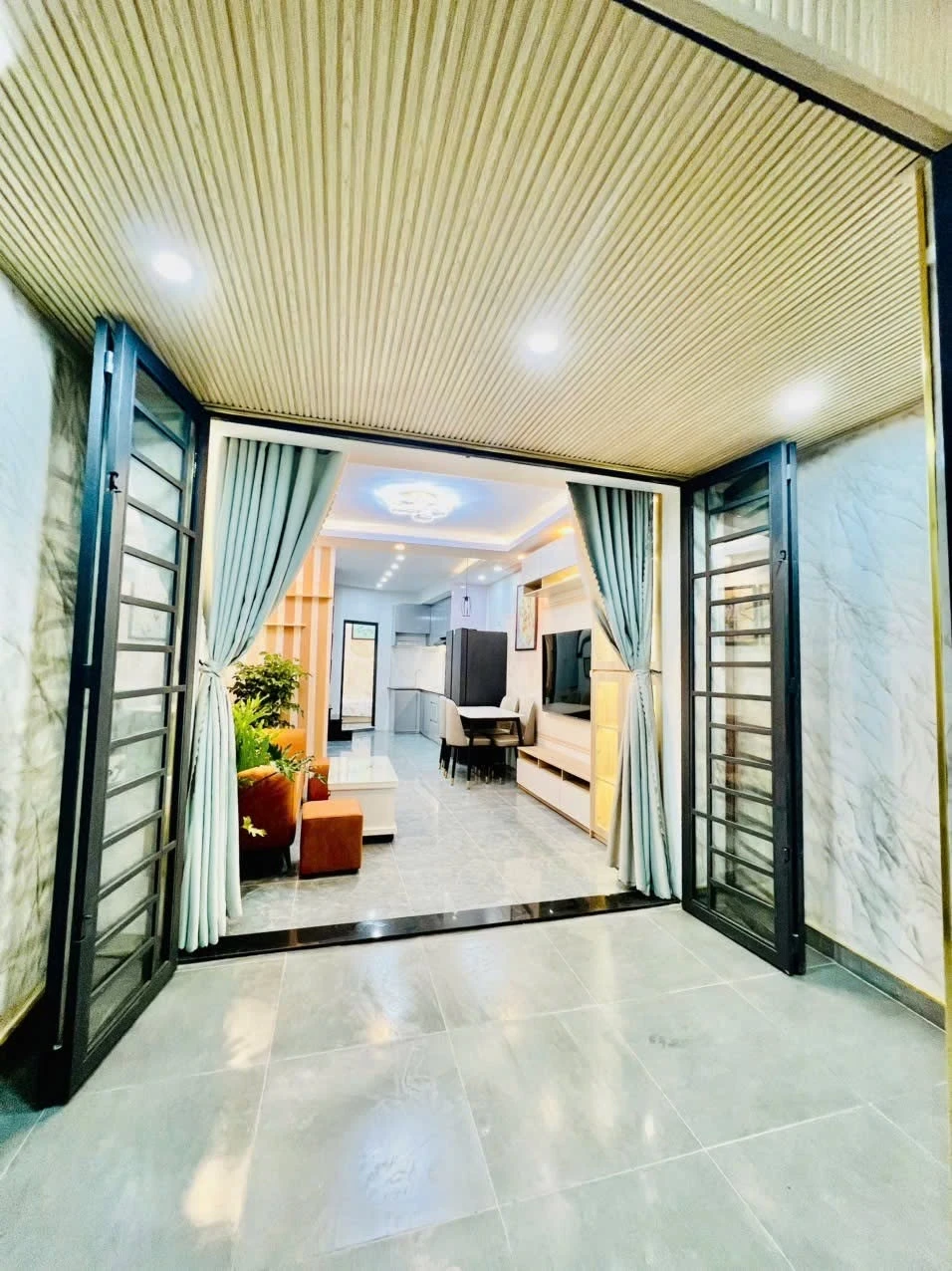 Bán nhà nguyên căn 3 phòng 80m² full nội thất Lê Quang Định - Ảnh 1
