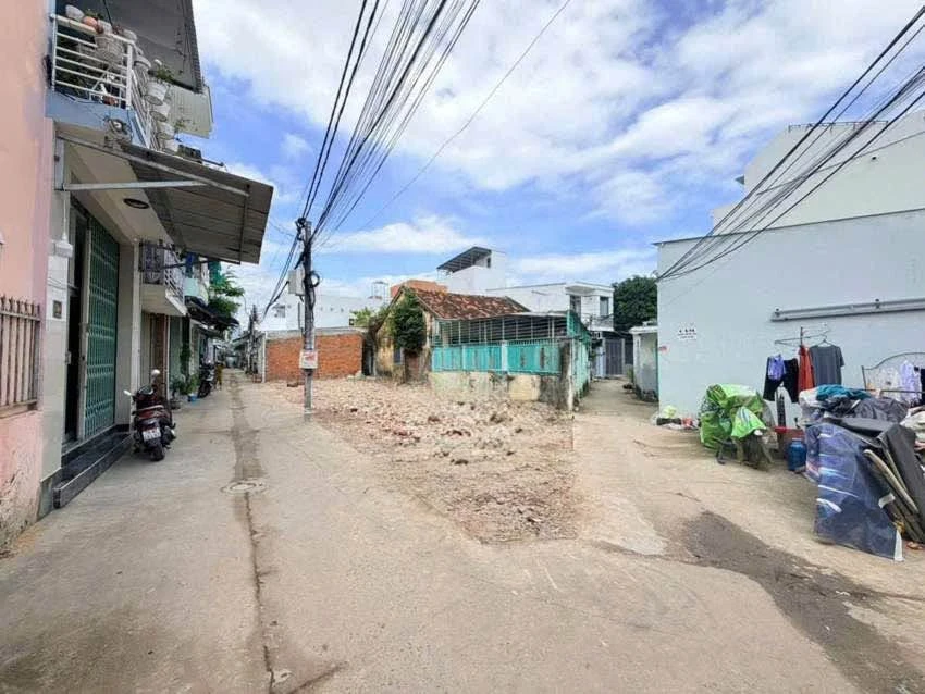 Bán đất nền hẻm ô tô 61.8 m² Nha Trang 1.99 tỷ - Ảnh thu nhỏ 2