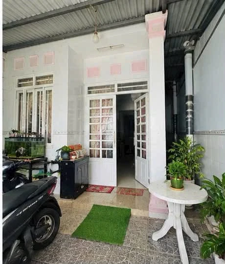 Bán nhà mặt tiền 2 tỷ Nguyễn Cảnh Dị, Rạch Giá 101.5m² - Ảnh 1