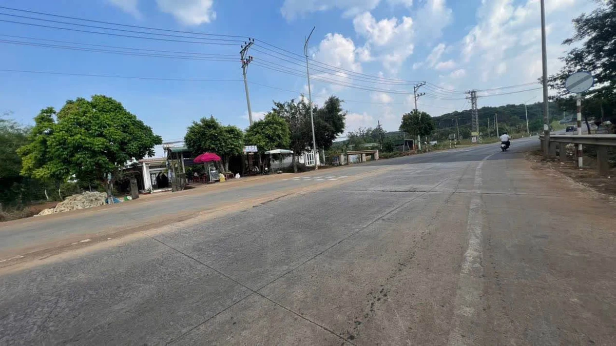 Bán đất 1000m² mặt tiền Quốc Lộ 14 làm kho bãi - Ảnh thu nhỏ 3