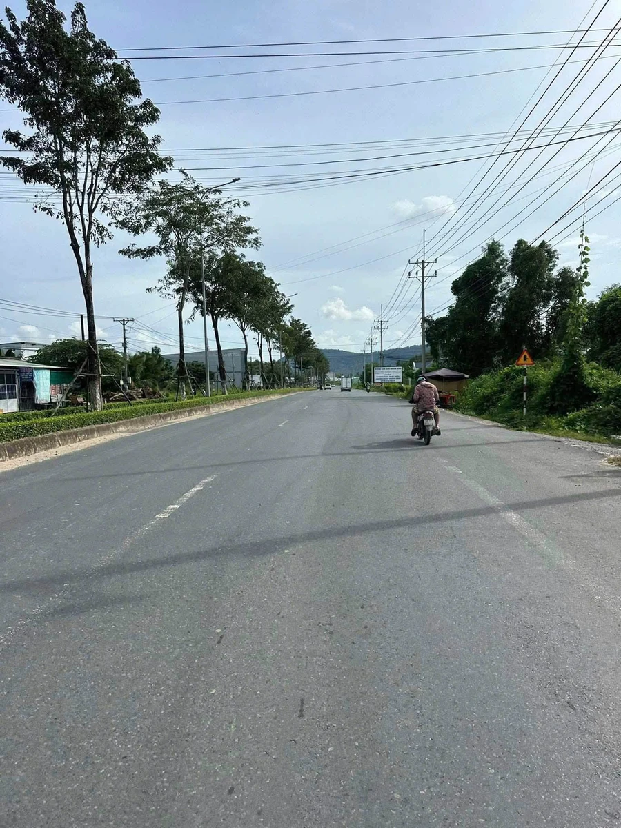 Bán 2500m2 đất Phú Quốc, sổ sẵn, 1.3 triệu/m2 - Ảnh thu nhỏ 2