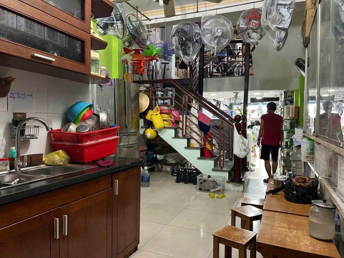 Bán nhà 1 trệt 3 lầu mặt tiền kinh doanh Nguyễn Huệ, Phan Thiết, 68m² - Ảnh thu nhỏ 3