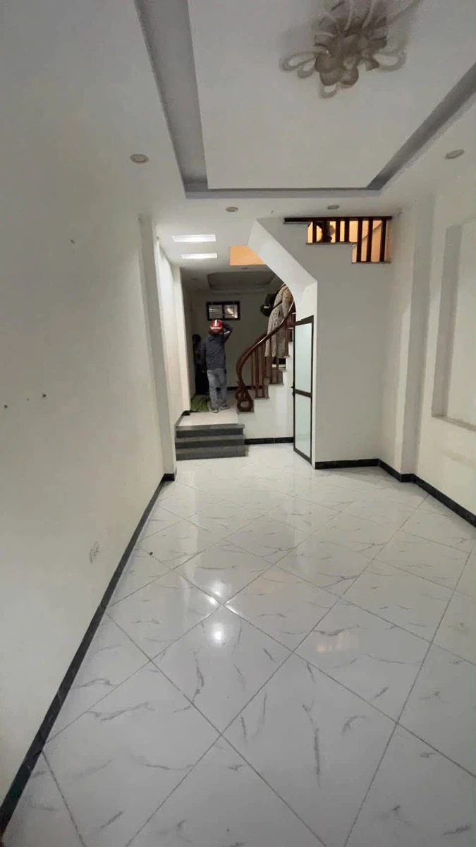 Bán nhà 4 tầng 40m Chúc Sơn Hóc Môn 3 tỷ 4 - Ảnh 1