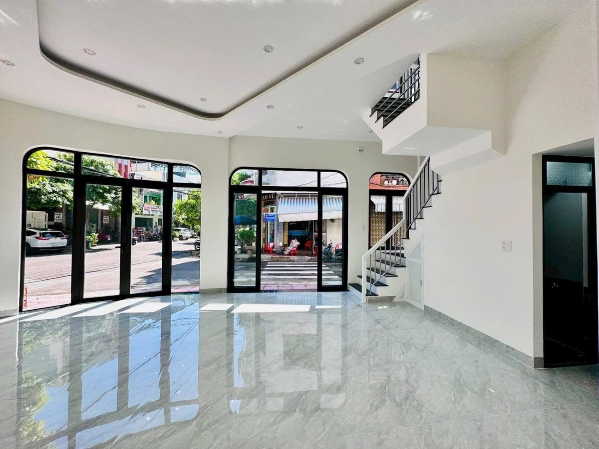 Bán nhà 2 mặt tiền Bạch Đằng - Ngô Thời Nhiệm, 39.4m², 6.37 tỷ - Ảnh thu nhỏ 3