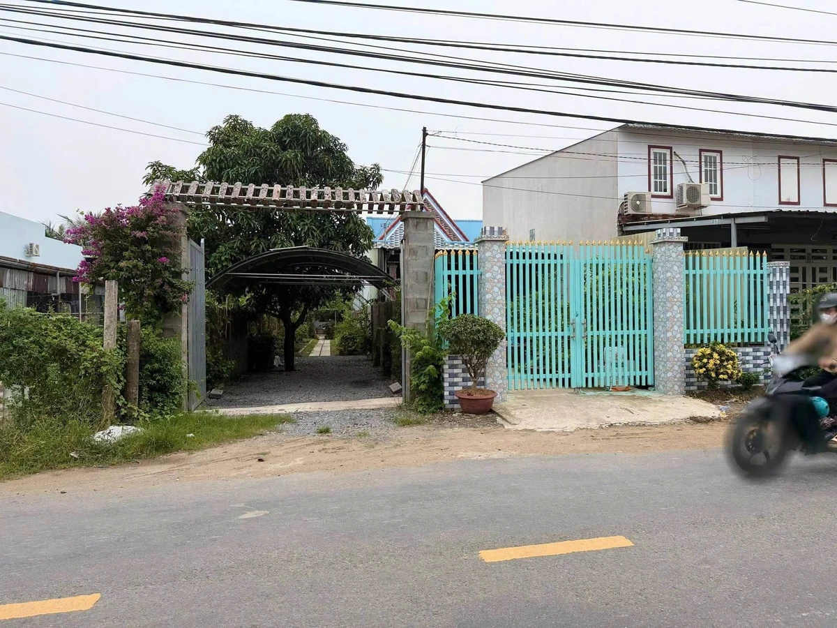 Bán nhà sân vườn 900m² 2PN Tây Ninh 3tỷ600tr - Ảnh thu nhỏ 2